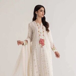 Maria B: 3 Piece Embroidered Lawn Shalwar Kameez - Formal Wear - Stitched - 2